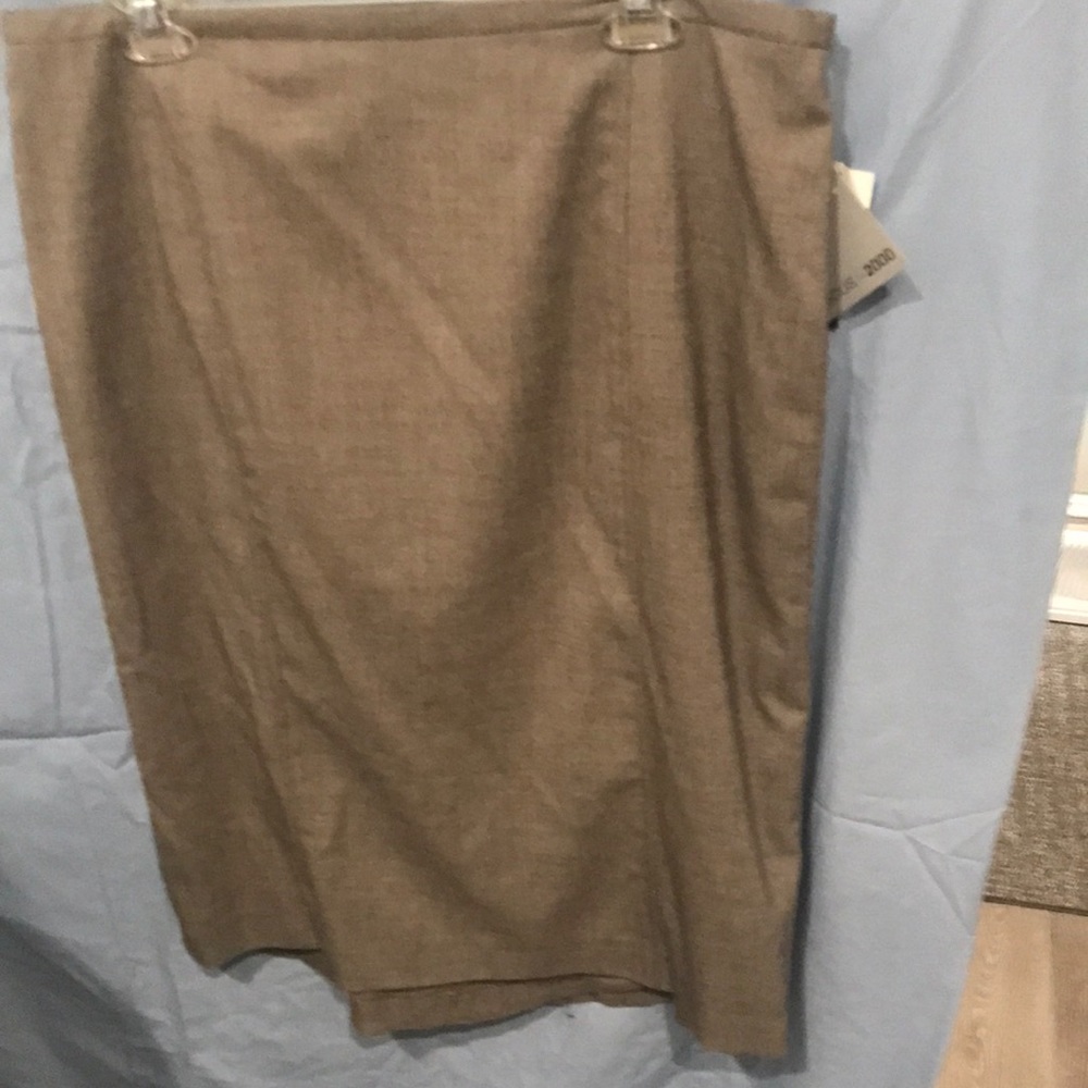 Women skirt brown/beige flat box skirt size 14